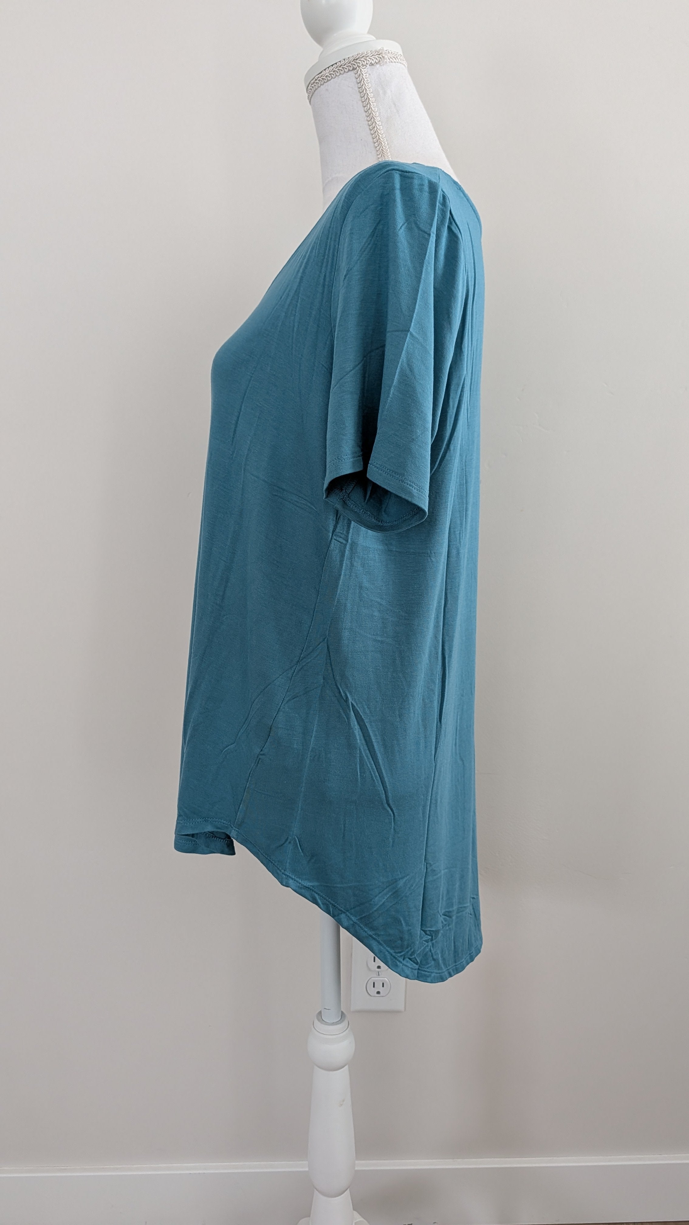 Teal V Neck Hi/Lo