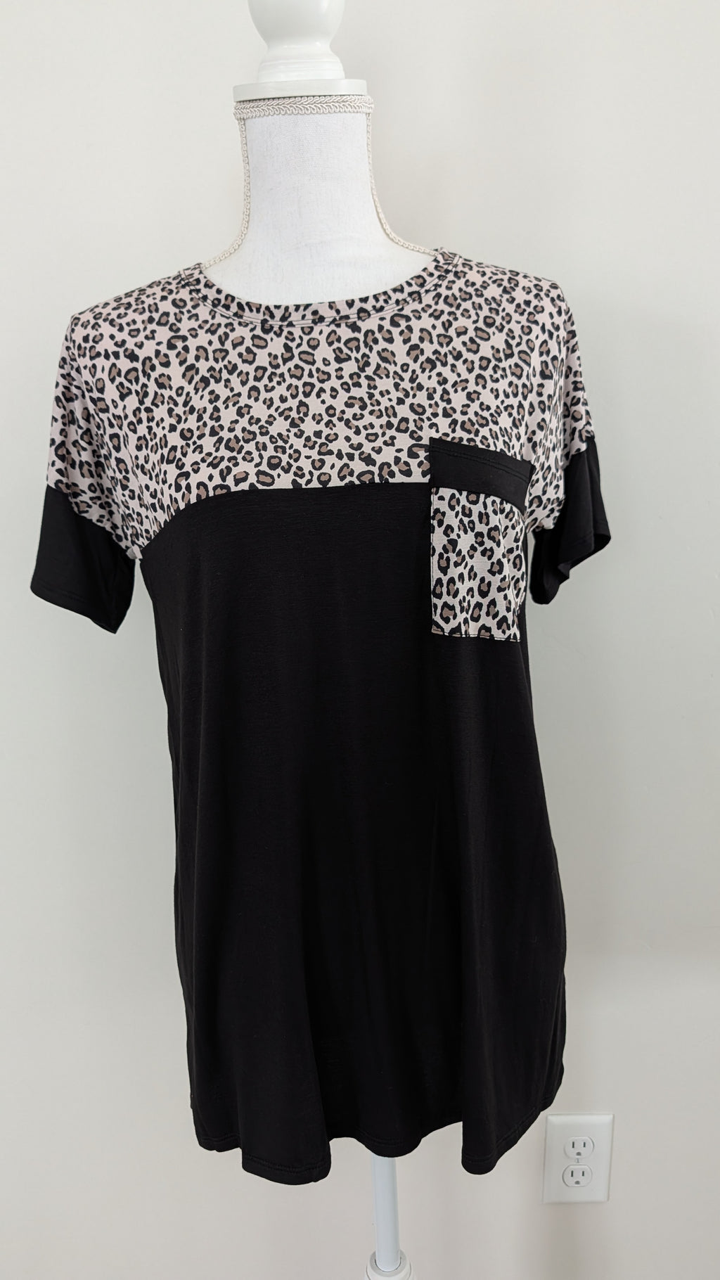 Leopard/Black Pocket Top