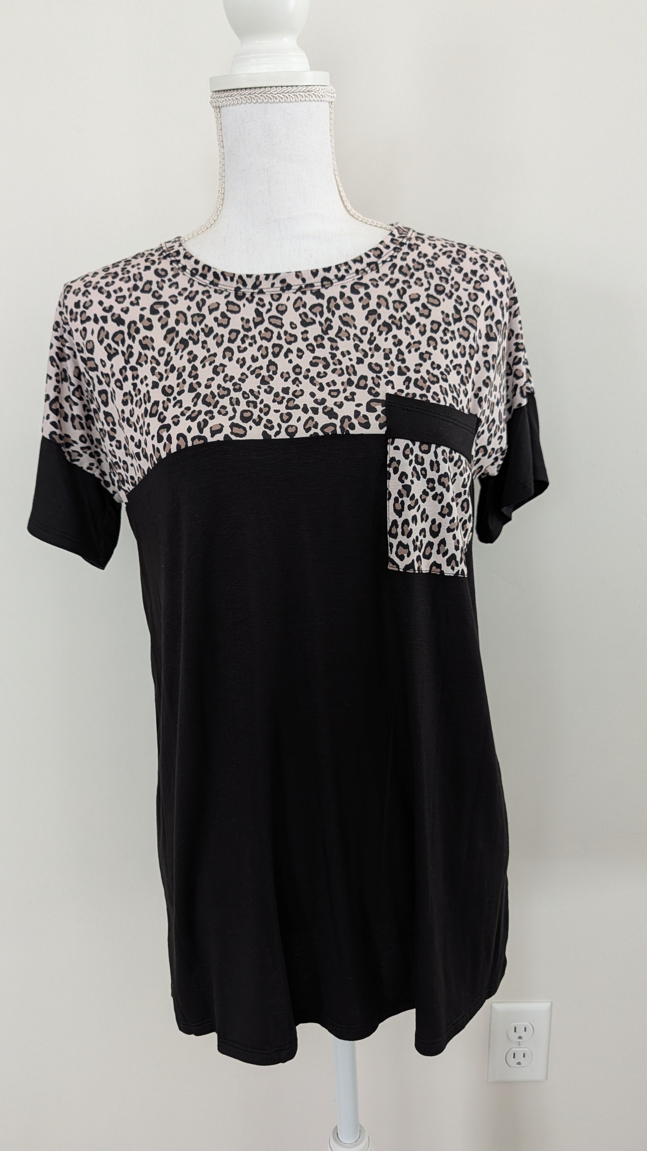 Leopard/Black Pocket Top