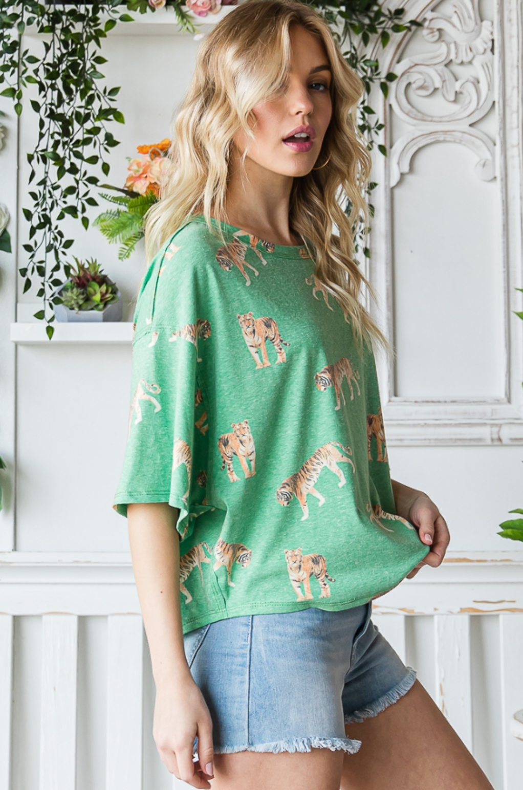 TIGER PRINT DROP SHOULDER TOP