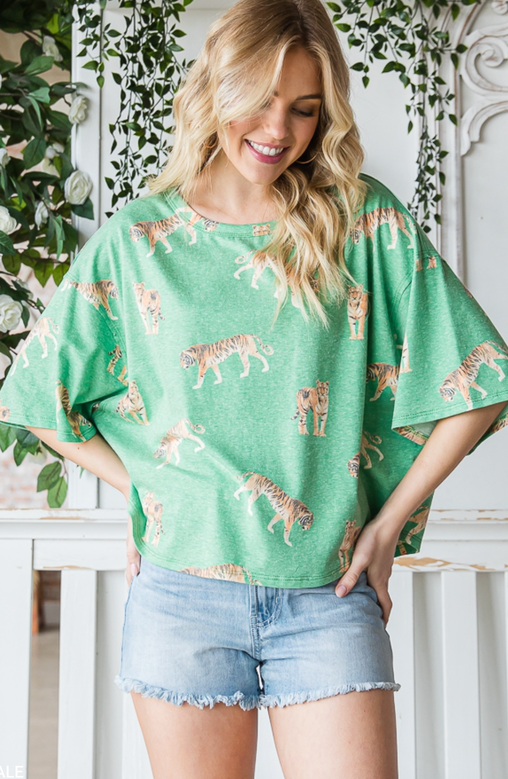TIGER PRINT DROP SHOULDER TOP